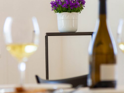 Design Küche Apartment Talaus Wein Glas Flasche