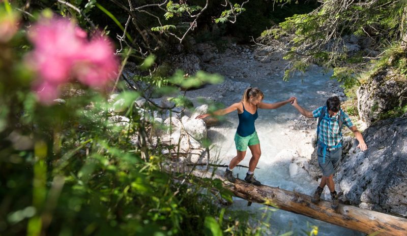 Erlebnis Abenteuer Wandern Bach Balance